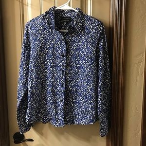Foxcroft Wrinkle Free Patterned Button down shirts Blue pads shoulders side slid